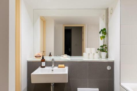 2L1S0BH - Bathroom D.jpg