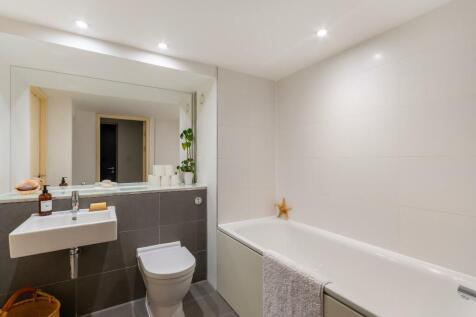 2L1S0BH - Bathroom C.jpg