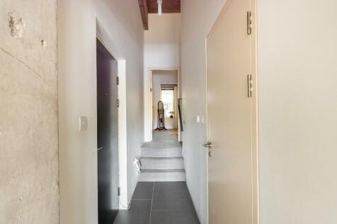 2L1S0BH - Hallway A.jpg