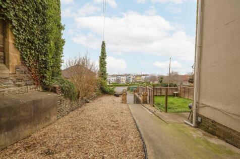 Flat 3, 5 Bushy Park - Garden Space.jpg