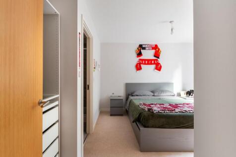 1A0Y5WW - Bedroom F.jpg