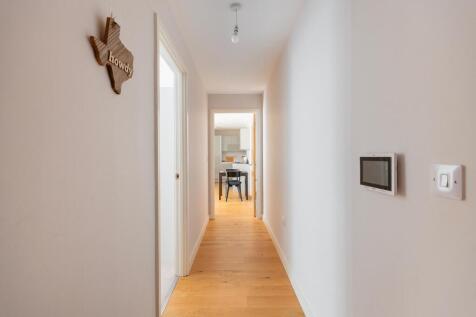 1A0Y5WW - Hallway A.jpg