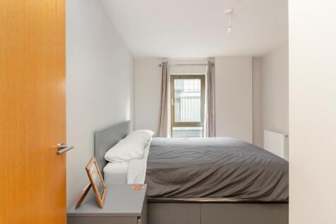 1A0Y5WW - Bedroom C.jpg