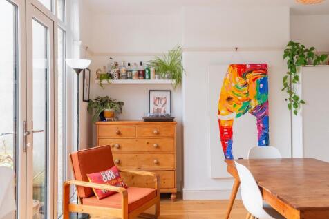 2W4WHE - KitchenDiner A.jpg