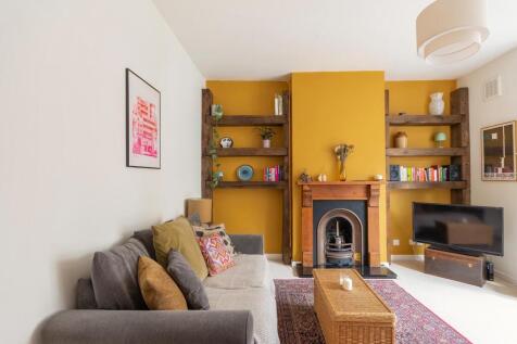 6S6AMR - Living Room D.jpg