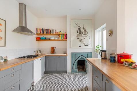 2E0RFS - Kitchen E.jpg