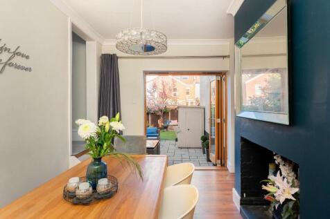 0C8RKE - Dining Room A.jpg