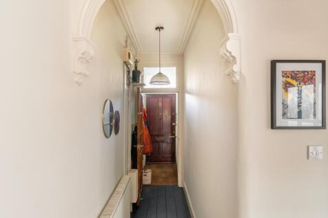 0N6AVP - Hallway A.jpg