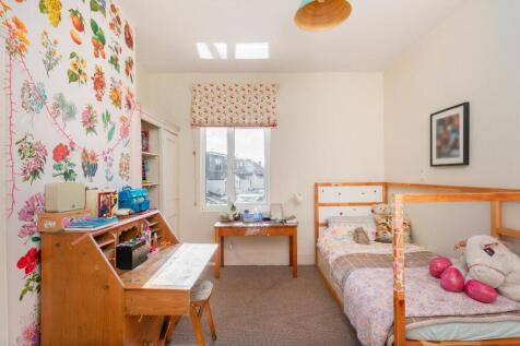 0N6AVP - Bedroom C.jpg
