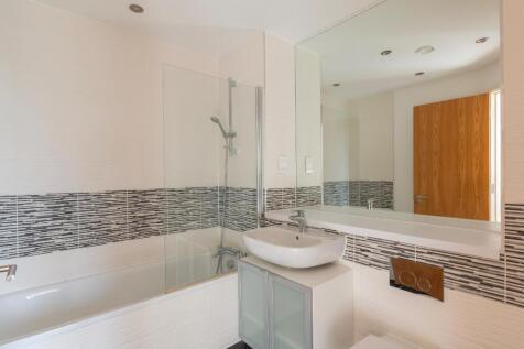 11N04OCC - Ensuite A.jpg