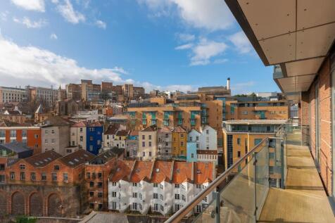 11N04OCC - Balcony D.jpg