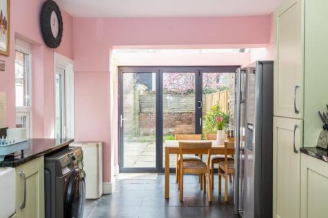 BrecknockRoad10.jpg