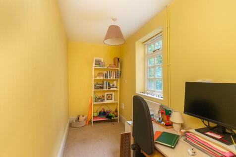 7R3RMR - Basement Bedroom B.jpg