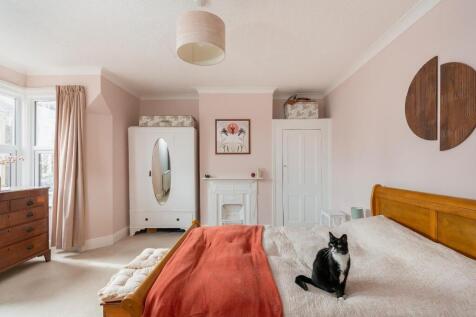4M1RKE - Bedroom F.jpg