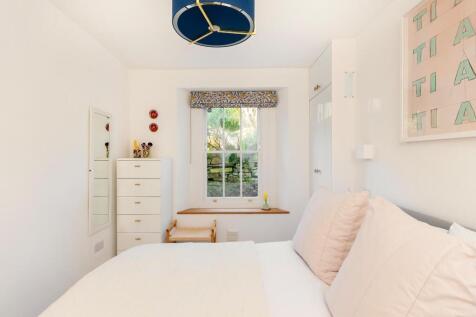 G0F3CRCM - Bedroom E.jpg