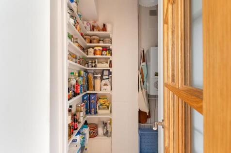 G0F3CRCM - Pantry A.jpg