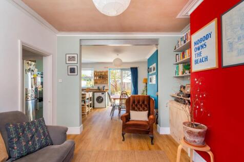 1H9SBH - Living Room A.jpg