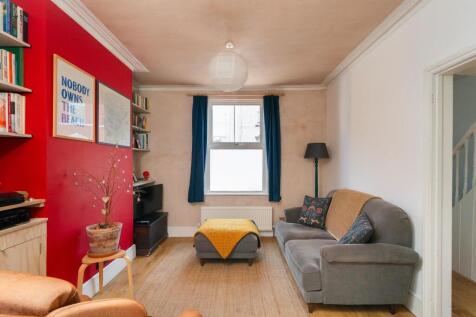 1H9SBH - Living Room D.jpg