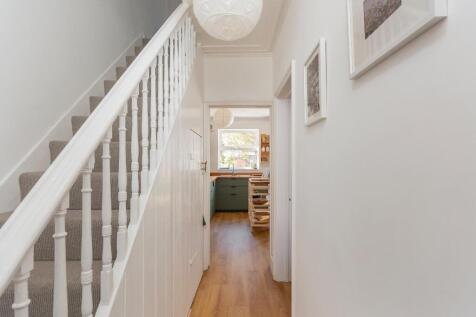 1H9SBH - Hallway B.jpg