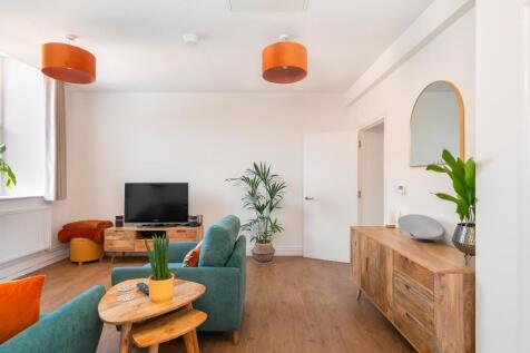 7C4HFS - Living Room C.jpg