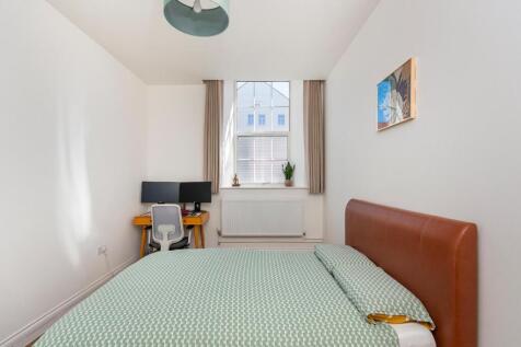 7C4HFS - Bedroom E.jpg