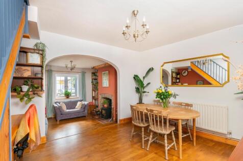 1B0H9HN - Dining Room D.jpg