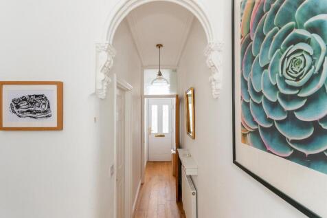 1G5SBR - Hallway A.jpg