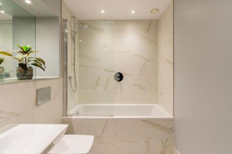 1C1HBR - Bathroom C.jpg