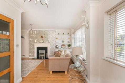 4R8DHE - Living Room D.jpg