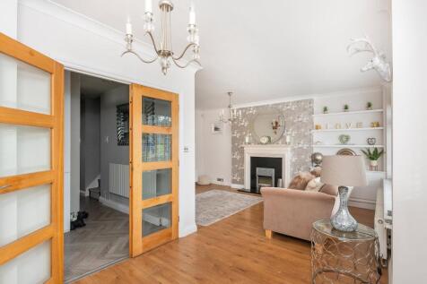 4R8DHE - Living Room C.jpg