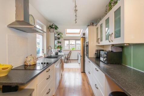 0H6RBR - Kitchen D.jpg