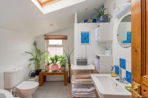 0H6RBR - Bathroom C.jpg