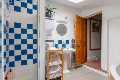 0H6RBR - Bathroom A.jpg