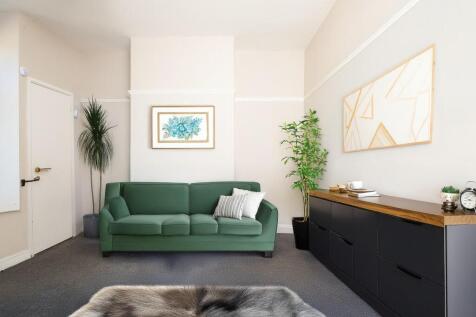 newlivingroom.jpg