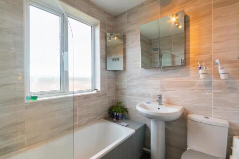 DAORDLEIFGNIW62 - Bathroom A.jpg