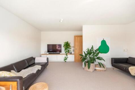 3R2MHS - Living Room A.jpg