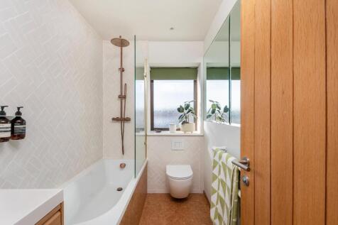 3R2MHS - Bathroom C.jpg