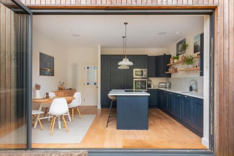 1L3PSG - Kitchen Diner A.jpg