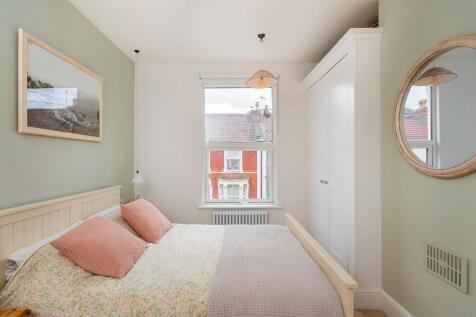 1L3PSG - Bedroom G.jpg