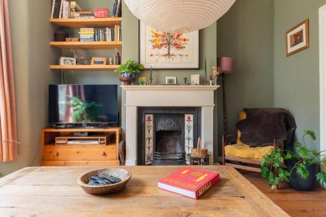 4B3REN - Living Room A.jpg