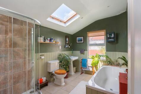 4B3REN - Bathroom B.jpg