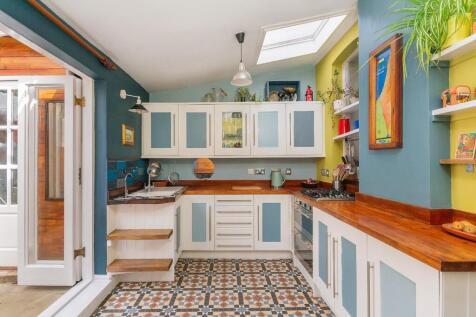 4R5RMR - Kitchen D.jpg