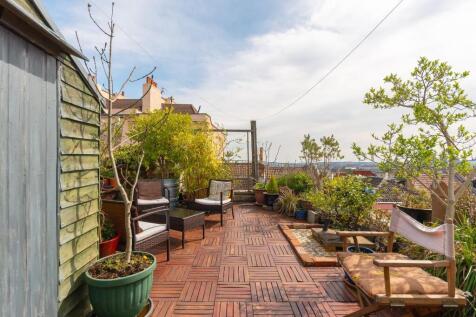 4R5RMR - Roof Terrace B.jpg