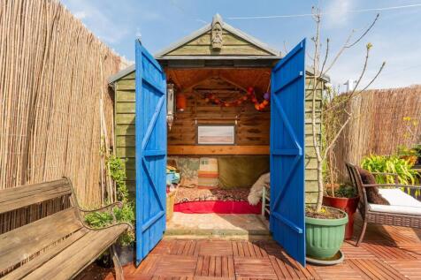 4R5RMR - Roof Terrace C.jpg