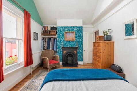 4R5RMR - Bedroom A.jpg