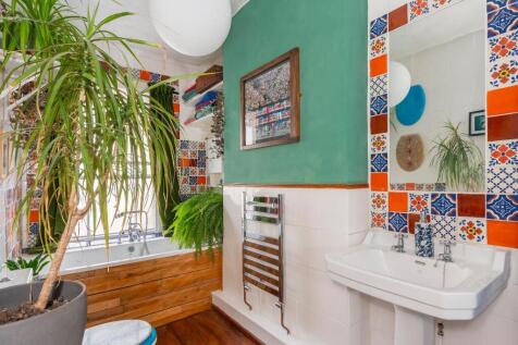 4R5RMR - Bathroom A.jpg