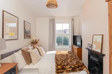 4D4RHD - Bedroom F.jpg