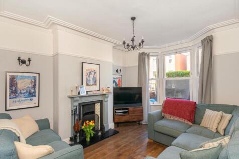 4D4RHD - Living Room B.jpg