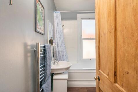 4D4RHD - Bathroom C.jpg