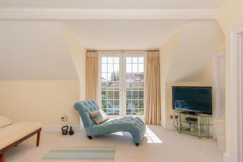 2C1RCN - Bedroom Q.jpg